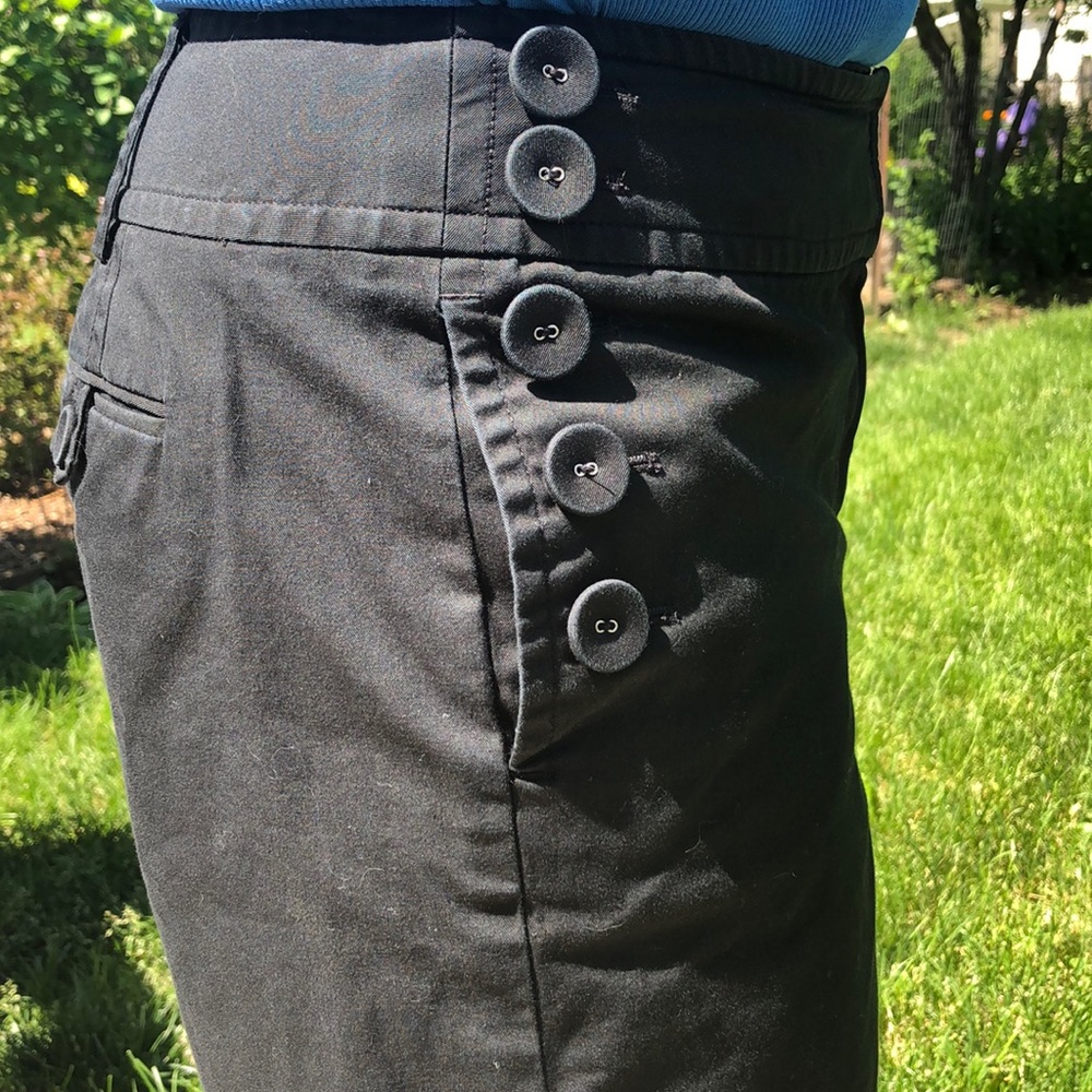 Shorts - Picture 2 of 6